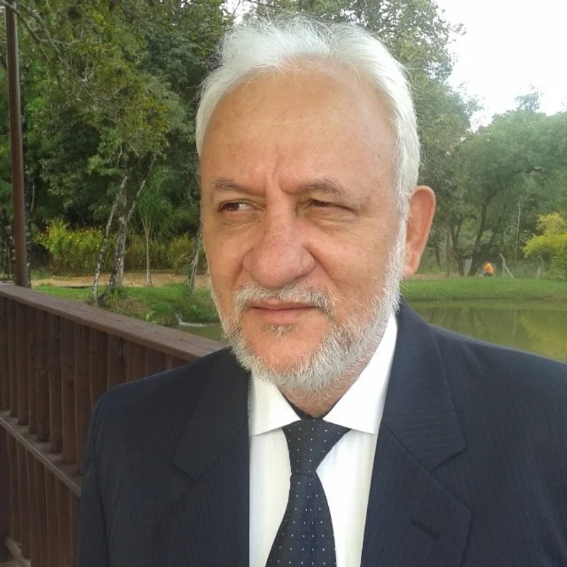 Dr. Ashbell Rédua - Especialista em Direito Militar